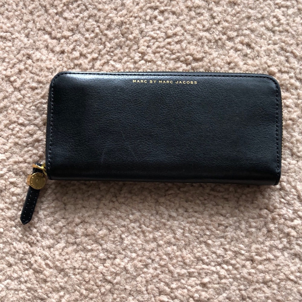 marc by marc jacobs - globetrotter slim zip wallet